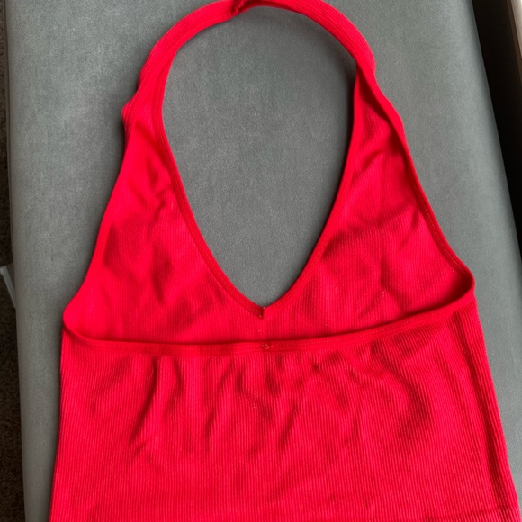 Halter top - Picture 3 of 3